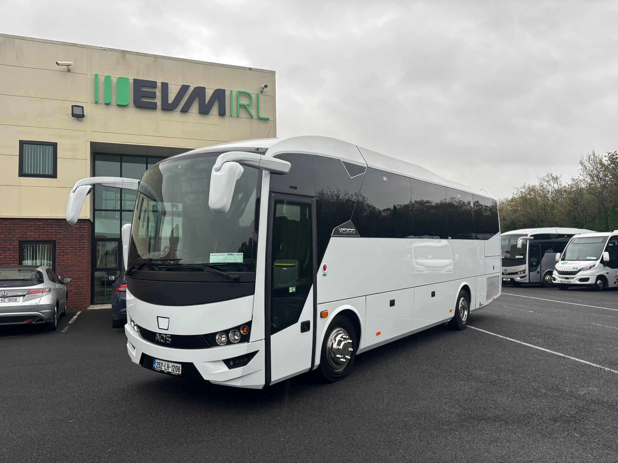 🇮🇪Big smiles and shiny wheels! Kierans of Drogheda Bus Hire hit the ...